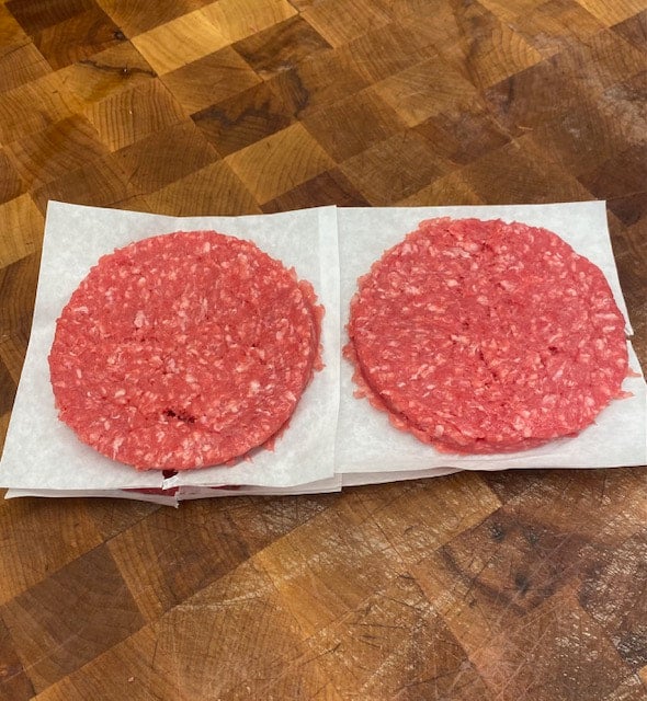 BEEF FROZEN GROUND CHUCK 1/4 LB PATTIES, PACK OF 8 D.W. Whitaker